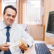 Dr. Szöllősi Balázs, az Országos Gerincgyógyászati Központ gerincsebész főorvosa