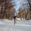 A szánkótól a nordic walkingig: szabadtéri mozgás télen
