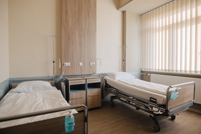 Az Országos Gerincgyógyászati Központ emelt szintű betegszobája.