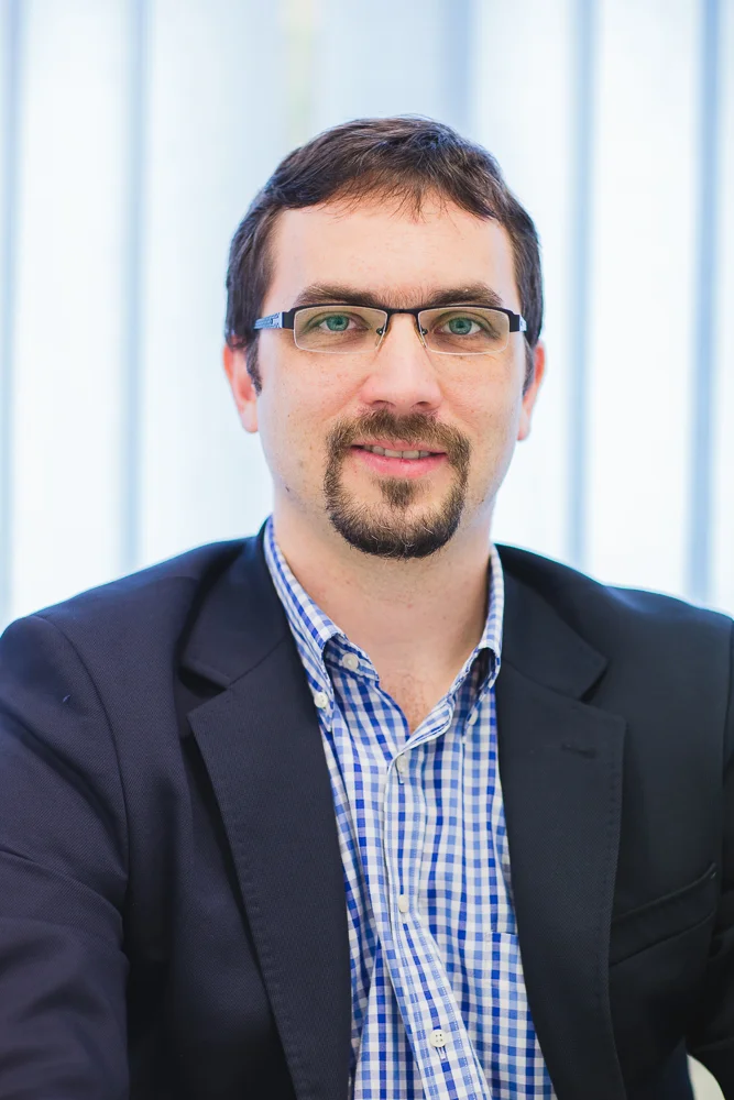dr. Lazáry Áron tudományos igazgató