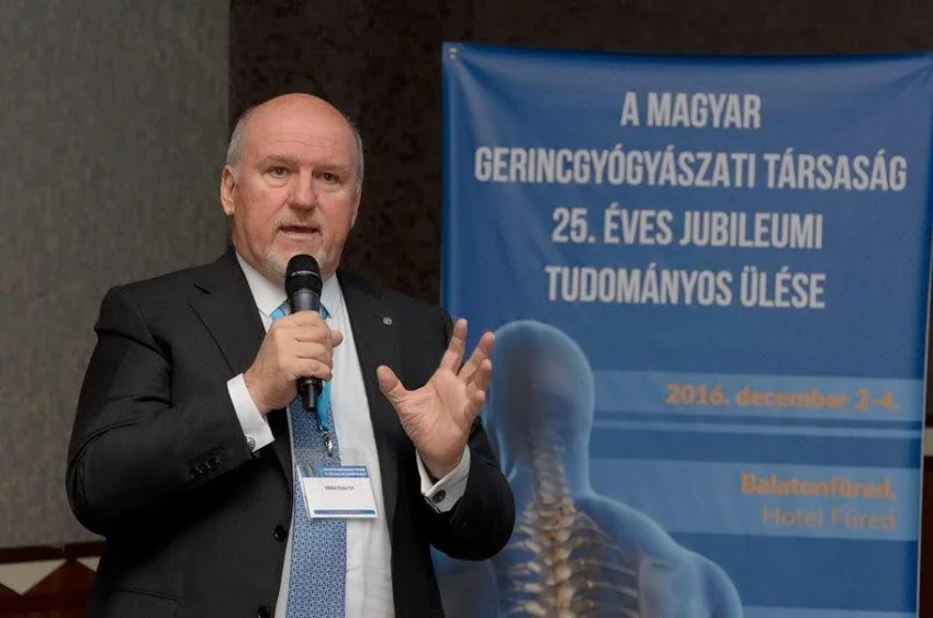 Dr. Varga Péter Pál a Magyar Gerincgyógyászati Társaság 25 Éves Jubileumi Ülésén.