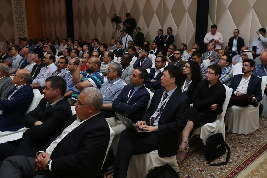 Előadás a Nemzetközi gerincgyógyászati konferencián.