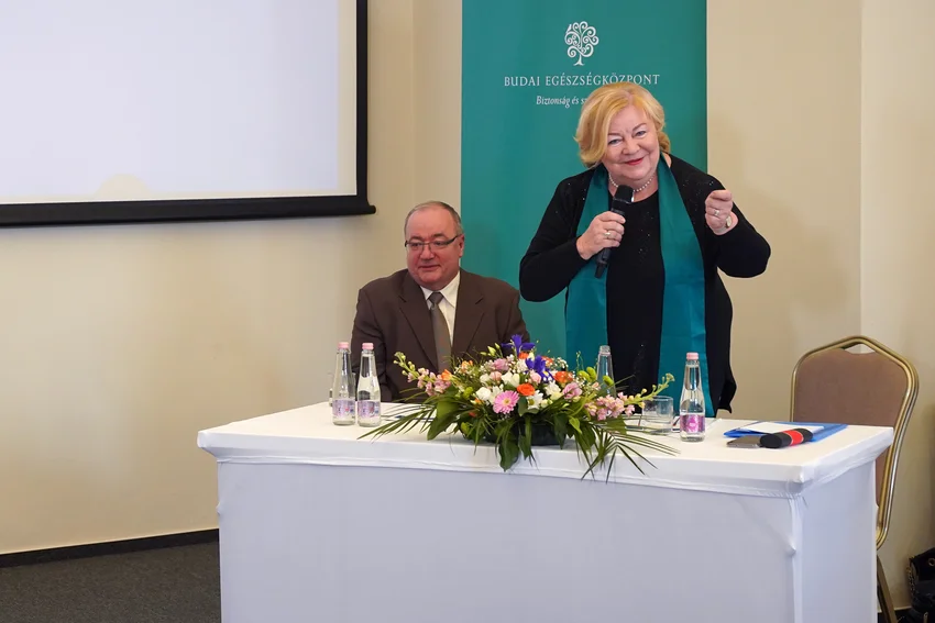 Dr. Ferenc Mária gerincgyógyász főorvos, Dr. Jakab Gábor gerincsebész főorvos