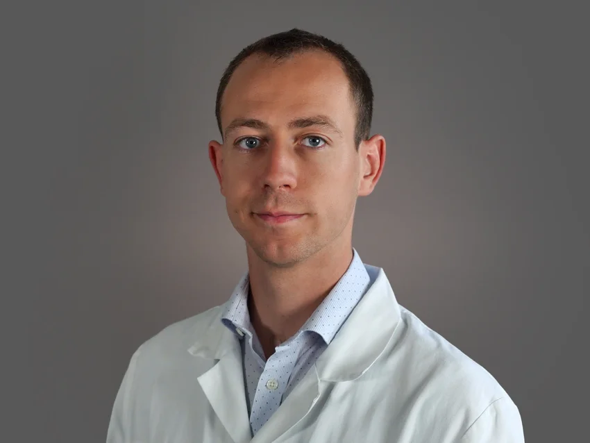 Dr. Koch Kristóf - Országos Gerincgyógyászati Központ
