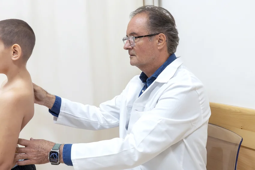 „A gerincferdülés műtéttől nem szabad félni, fel kell készülni rá”