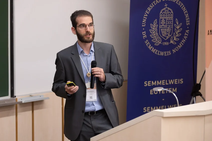 A gerincsebészeti innováció élvonalában
